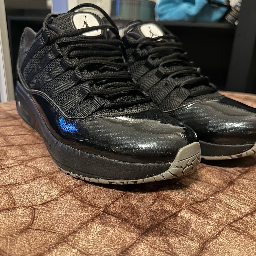 Jordan CMFT Viz Air Max Carbon 2 Nikes